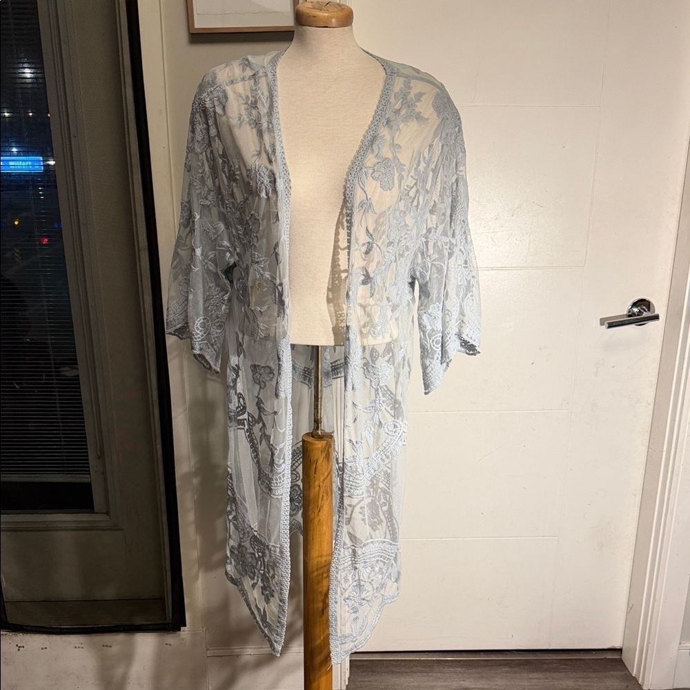 She & Sky Elegant Lace Kimono